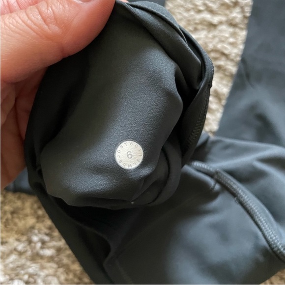 Lululemon Fast and Free Leggings - Picture 4 of 4